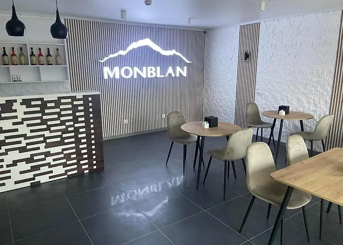 Отель Monblan